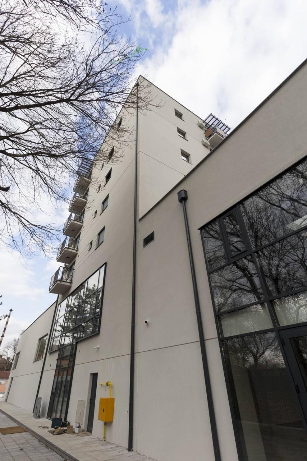 Crnjanski Paun L Apartment *